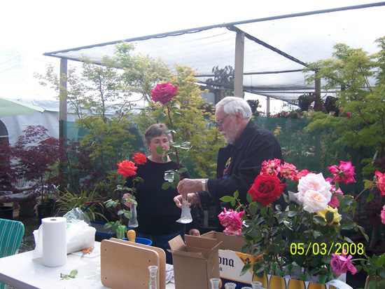 Exhibitors at Rose Show 010